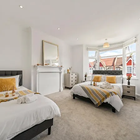 2025 Award Winning - 2 Bedroom Luxury Apartment Next To Wembley Stadium London Exterior photo