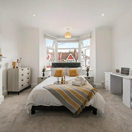 2025 Award Winning - 2 Bedroom Luxury Apartment Next To Wembley Stadium London Exterior photo